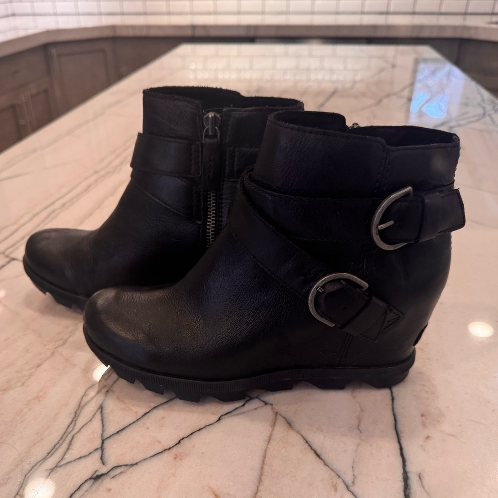 Sorel Joan of Arctic II Wedge Boots size 9.5